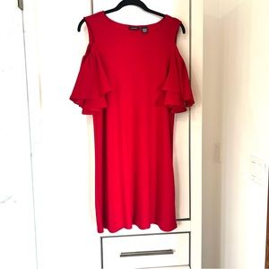 HALOGEN RED SHIFT DRESS WITH FLATTERING COLD SHOULDER SIZE SMALL